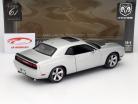 Dodge Challenger SRT8 Año 2008 plata 1:18 Highway 61