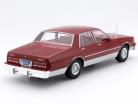 Chevrolet Caprice Classic Sedan rouge 1:18 ModelCar Group