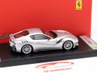 Ferrari F12 TDF année 2015 argent 1:43 LookSmart