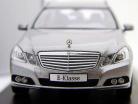 梅赛德斯 - 奔驰E级旅行车钯银/钯银旭格1:43