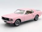 Ford Mustang année 1967 rose 1:18 Greenlight