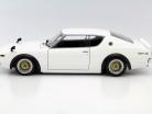 Nissan Skyline 2000 GT-R wit 1:18 Ignition Model