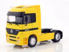Mercedes-Benz Actros 4x2 geel 1:32 Welly