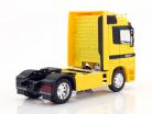 Mercedes-Benz Actros 4x2 geel 1:32 Welly