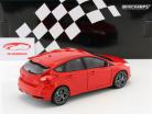 Ford Focus ST Jaar 2011 rood 1:18 Minichamps