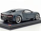 Bugatti Chiron blau carbon mit Vitrine 1:18 MR Models