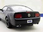 Ford Mustang Bullitt GT model 2008 sort / sort metallic 1:18 Autoart