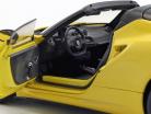 Alfa Romeo 4C Spider com removível topo ano de construção 2015 amarelo 1:18 AUTOart