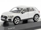 Audi Q3 floret silver 1:43 Spark