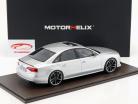 Audi S8 plus (D4) année de construction 2017 argent 1:18 MotorHelix