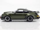 Porsche 911 (930) Turbo año de construcción 1977 oliva verde 1:12 Minichamps