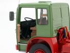 M.A.N. 16304 (F7) Sattelzugmaschine Baujahr 1972 grün / rot 1:18 Road Kings