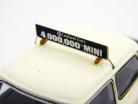 Mini 1275 GT 1969 4th million Mini hvid / hvid 1:43 Spark