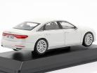 Audi A8L branco 1:43 iScale