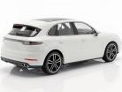 Porsche Cayenne Turbo S year 2017 white 1:18 Minichamps