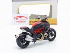 Ducati Diavel Carbon sort / rød 1:12 Maisto