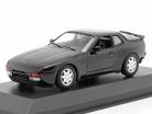 Porsche 944 S2 Byggeår 1989 sort 1:43 Minichamps