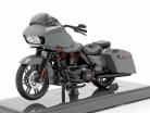 Harley Davidson CVO Road Glide Год постройки 2018 Серый / черный 1:18 Maisto