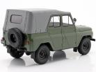 UAZ 469 olive vert 1:24 WhiteBox