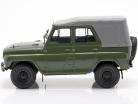 UAZ 469 olive vert 1:24 WhiteBox
