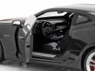 Chevrolet Camaro SS Baujahr 2017 grau metallic 1:18 AutoWorld