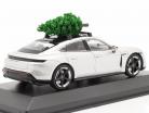 Porsche Taycan Turbo S argent dolomite Avec Sapin de Noël 1:43 Minichamps