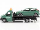 Ford Focus ST with Flatbed transporter dark green 1:43 Bburago