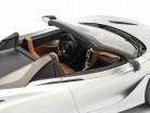 McLaren 720S Spider Baujahr 2019 supernova silber mit Vitrine 1:18 Spark