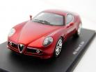 Alfa Romeo 8C 2004 jusqu&#39;au rouge / blanc Spark 1:43