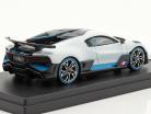 Bugatti Divo Baujahr 2018 quarz weiß 1:43 LookSmart