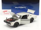 Nissan Skyline 2000 GT-R (KPGC110) Baujahr 1973 silber 1:18 AUTOart