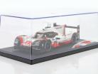 6 pieces showcases with racetrack and curb 1:18 Triple9