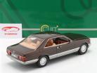 Mercedes-Benz 380 SEC (C126) Byggeår 1982 Brun metallisk 1:18 Cult Scale