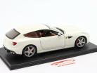 Ferrari FF Año de construcción 2011 Blanco 1:24 Bburago
