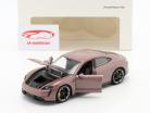 Porsche Taycan Turbo S Byggeår 2020 frosne bær metallisk 1:24 Welly