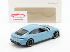 Porsche Taycan Turbo S Byggeår 2020 frossenblå metallisk 1:24 Welly
