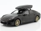 Porsche Panamera 10 Flere år version Med tagboks sort metallisk 1:18 Spark