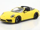 Porsche 911 (992) Targa 4 GTS Byggeår 2021 racing gul 1:18 Minichamps