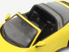 Porsche 911 (992) Targa 4 GTS Byggeår 2021 racing gul 1:18 Minichamps