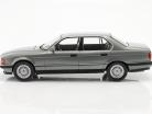 BMW 740i (E32) 灰色的 金属 1:18 ModelCar Group
