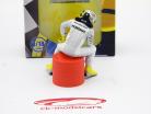 Nico Rosberg driver figure formula one standing sitzend 1:18 TopMo