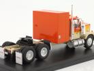 GMC General Sattelzugmaschine Baujahr 1980 orange / beige / gelb 1:43 Ixo