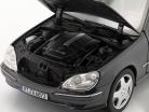Mercedes-Benz AMG S 55 (V220) Año de construcción 1999-2002 gris téctico 1:18 Norev