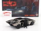 Batmobile Movie The Batman (2022) chrome / black with figure 1:24 Jada Toys
