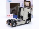Volvo FH Globetrotter XL Sattelzugmaschine 2021 bronze metallic 1:24 Solido