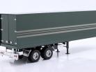 セミトレーラー 濃い緑色 / 銀 1:18 Road Kings