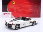 Ferrari LaFerrari Aperta Год постройки 2016 Italia белый 1:18 BBR