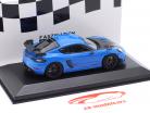Porsche 718 (982) Cayman GT4 RS 2021 blau / schwarze Felgen 1:43 Minichamps