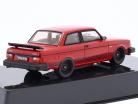 Volvo 242 Custom Baujahr 1980 rot 1:43 Ixo