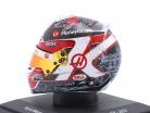 Kevin Magnussen MoneyGram Haas #20 Monaco GP fórmula 1 2023 casco 1:5 Spark
